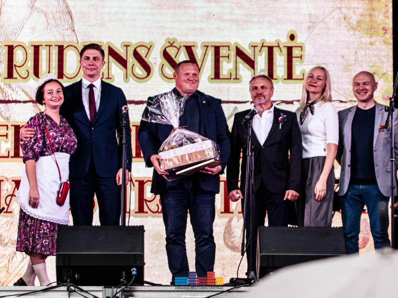  „Rudens šventė. MERGAUTINĖS GODOS JONAVOS TRAKTIERIUJE“