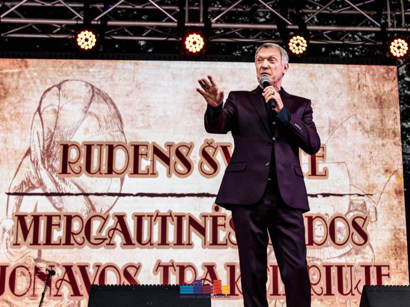  „Rudens šventė. MERGAUTINĖS GODOS JONAVOS TRAKTIERIUJE“