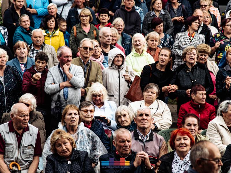  „Rudens šventė. MERGAUTINĖS GODOS JONAVOS TRAKTIERIUJE“