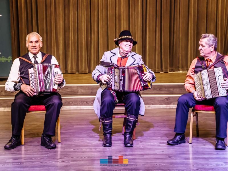  folkloro kolektyvų atranka į 2024 m. šimtmetį minėsiančią Lietuvos dainų šventę „Kad giria žaliuotų“