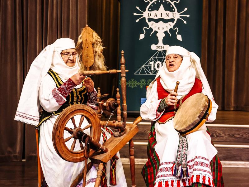  folkloro kolektyvų atranka į 2024 m. šimtmetį minėsiančią Lietuvos dainų šventę „Kad giria žaliuotų“