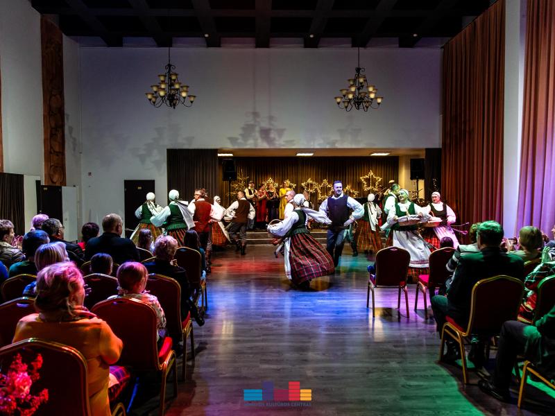 Kultūros centro kolektyvų šventinis koncertas “Siaučiant pūgai“ 