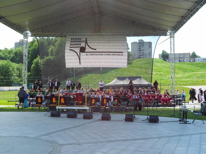 Chorinės muzikos ir šokių festivalis „Šviesa amžinoji dainos"