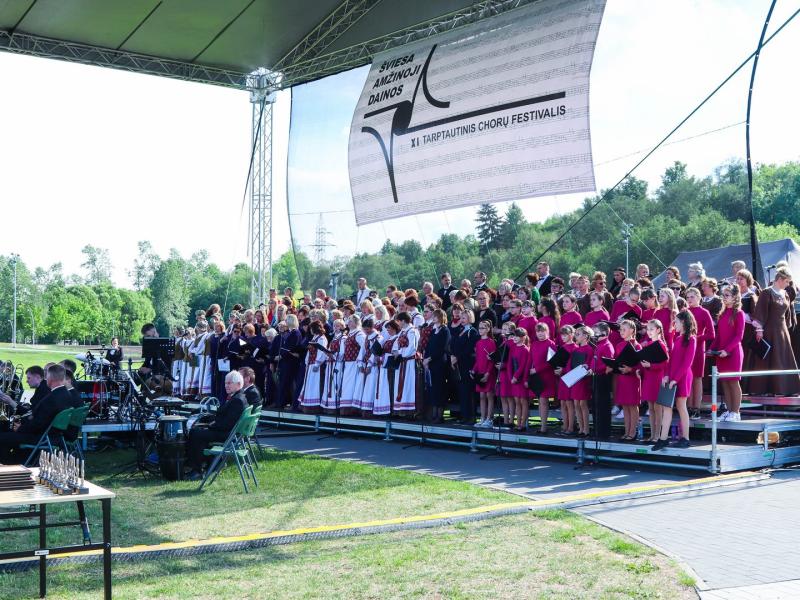 Chorinės muzikos ir šokių festivalis „Šviesa amžinoji dainos"