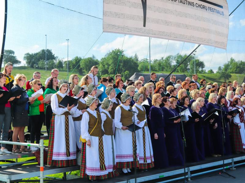 Chorinės muzikos ir šokių festivalis „Šviesa amžinoji dainos"