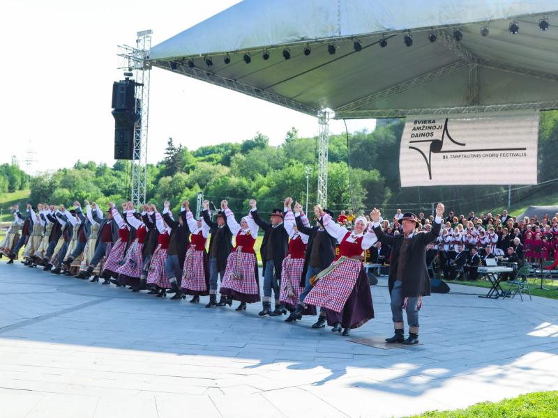 Chorinės muzikos ir šokių festivalis „Šviesa amžinoji dainos"