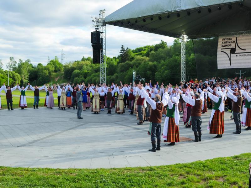 Chorinės muzikos ir šokių festivalis „Šviesa amžinoji dainos"