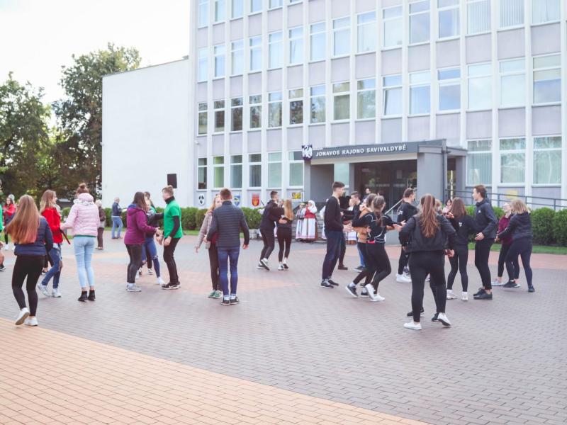 Akcija „Visa Lietuva šoka"