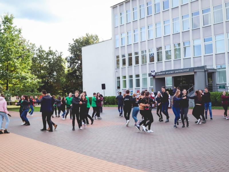 Akcija „Visa Lietuva šoka"