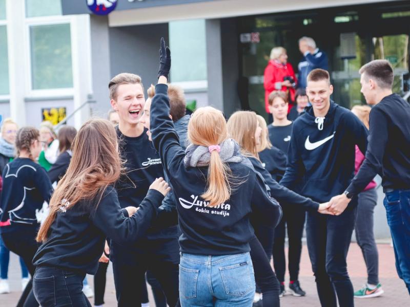 Akcija „Visa Lietuva šoka"