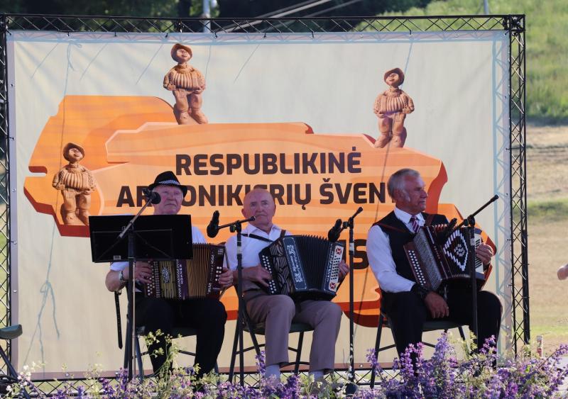 Respublikinė armonikierių šventė „Pas Jonus“
