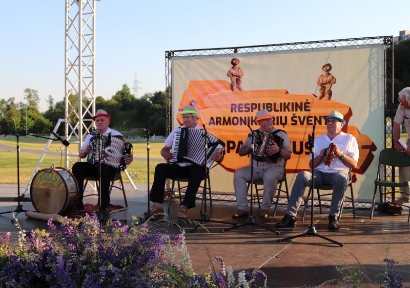 Respublikinė armonikierių šventė „Pas Jonus“