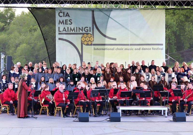 Tarptautinis muzikos ir šokio festivalis „Čia mes laimingi“