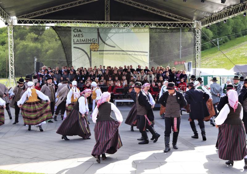 Tarptautinis muzikos ir šokio festivalis „Čia mes laimingi“