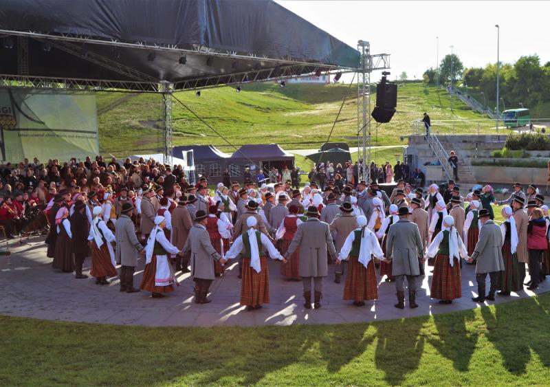 Tarptautinis muzikos ir šokio festivalis „Čia mes laimingi“