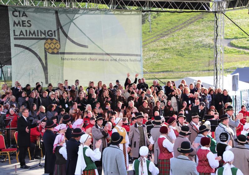 Tarptautinis muzikos ir šokio festivalis „Čia mes laimingi“