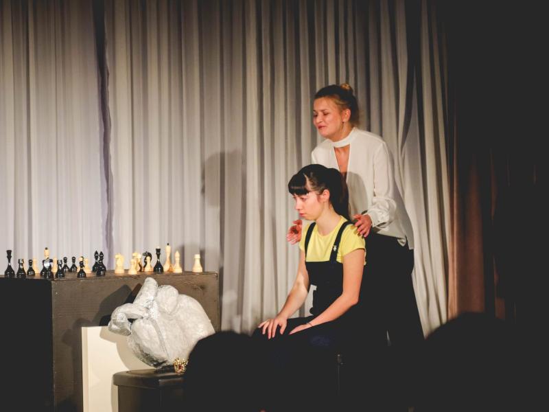 Teatro festivalis jaunimui „DEK"