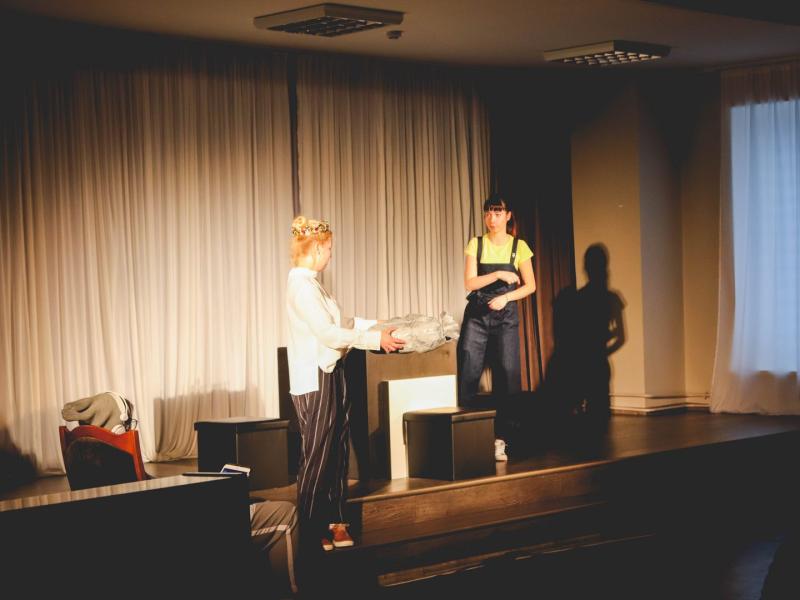 Teatro festivalis jaunimui „DEK"