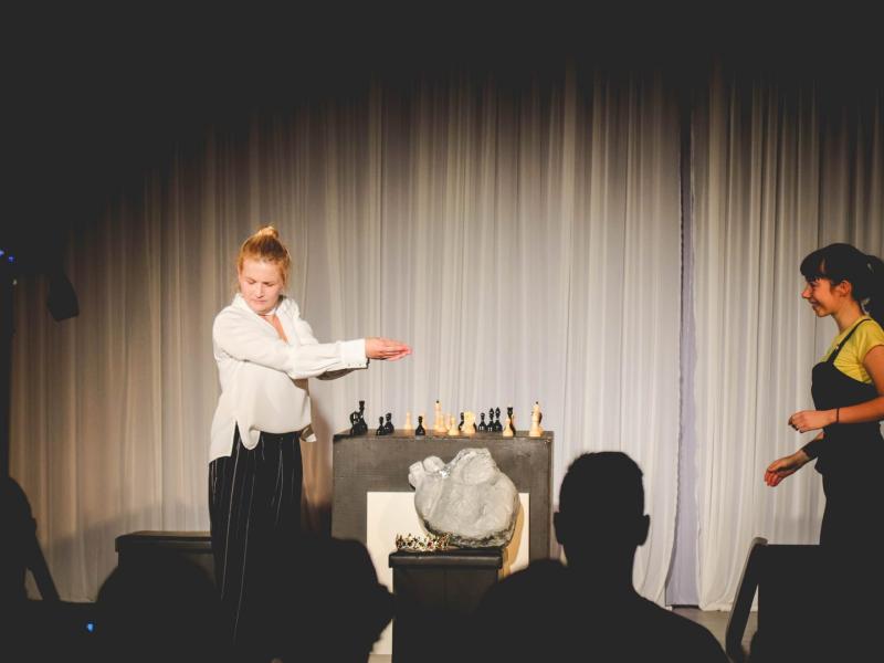 Teatro festivalis jaunimui „DEK"