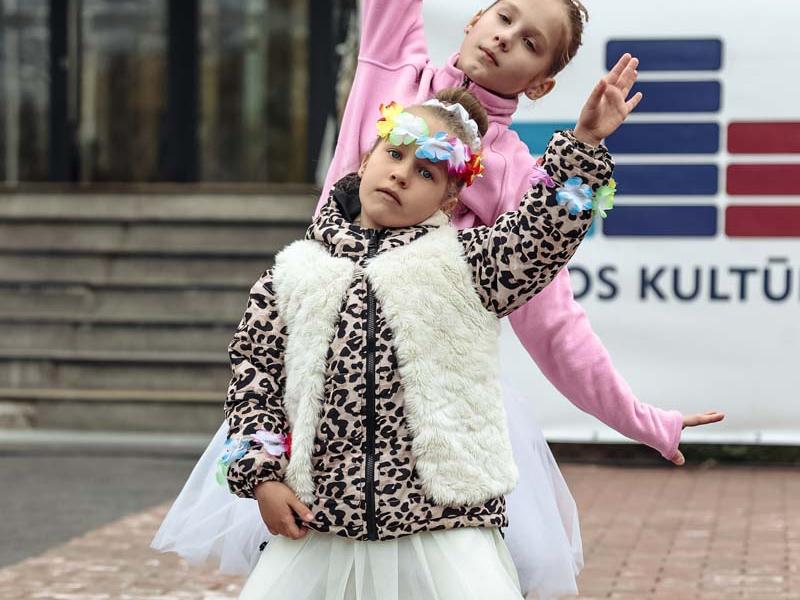Šokio šventė!  „Ei, šokėjau, sukis vėju!“