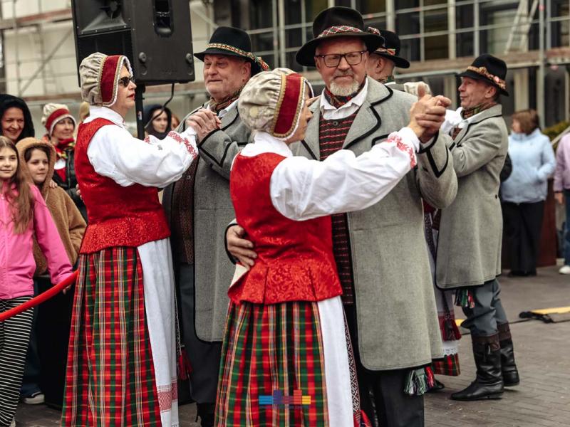 Šokio šventė!  „Ei, šokėjau, sukis vėju!“