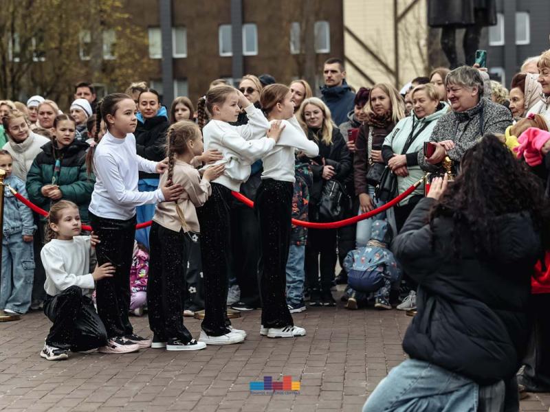 Šokio šventė!  „Ei, šokėjau, sukis vėju!“