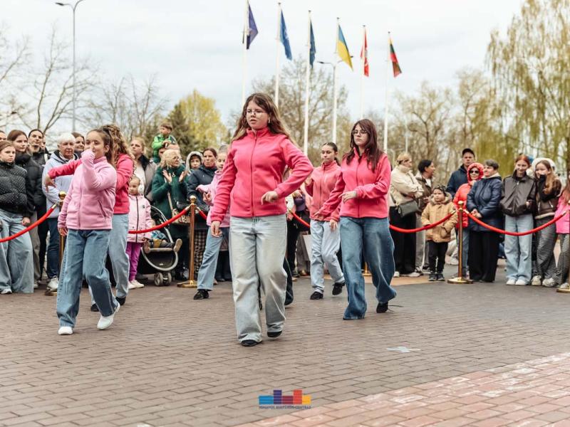 Šokio šventė!  „Ei, šokėjau, sukis vėju!“