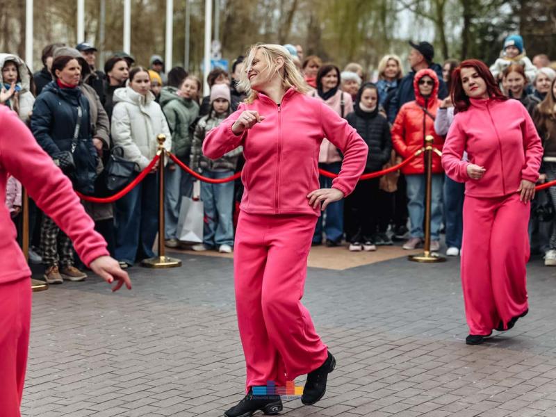 Šokio šventė!  „Ei, šokėjau, sukis vėju!“