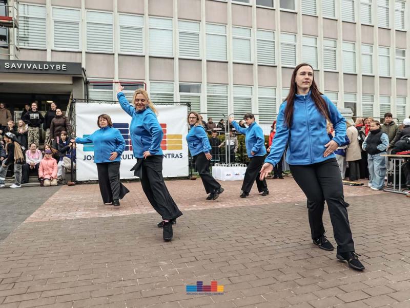 Šokio šventė!  „Ei, šokėjau, sukis vėju!“