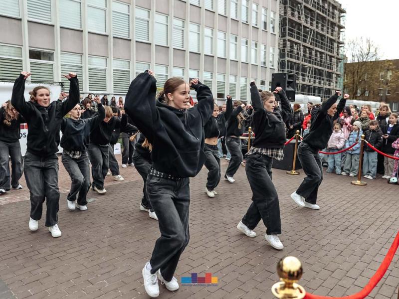 Šokio šventė!  „Ei, šokėjau, sukis vėju!“