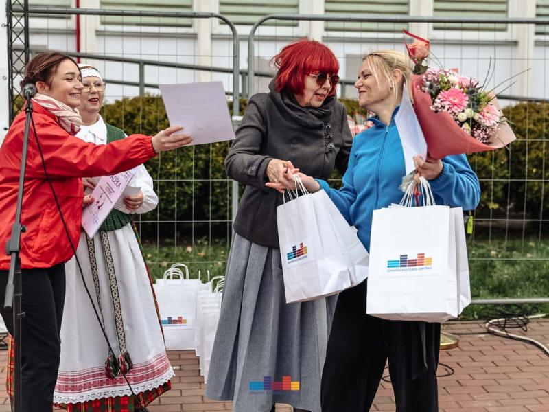 Šokio šventė!  „Ei, šokėjau, sukis vėju!“