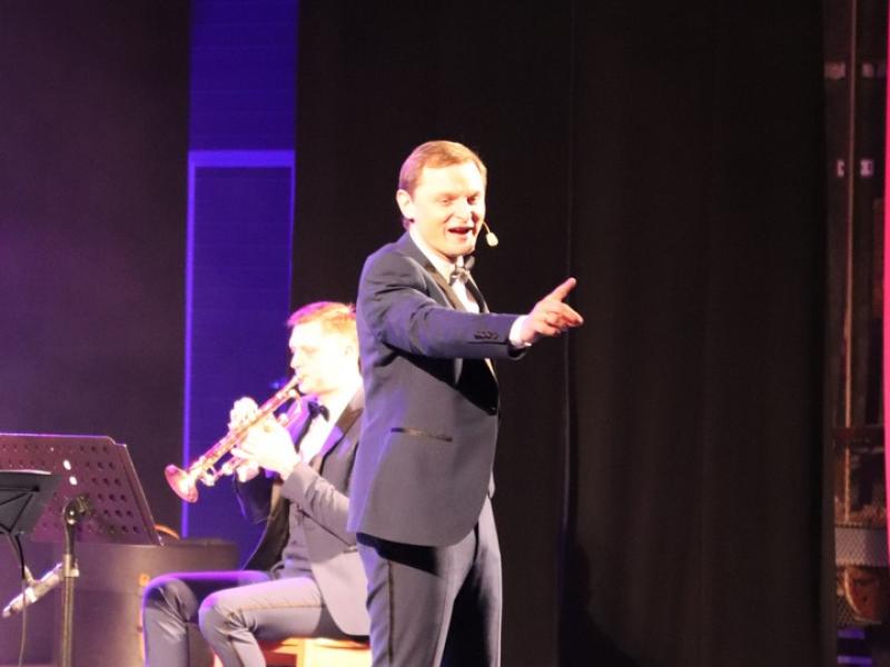 L. Mikalausko ir E. Sašenko koncertas su pučiamųjų kvartetu „Brass bravo“ „Tu ateik į pasimatymą“