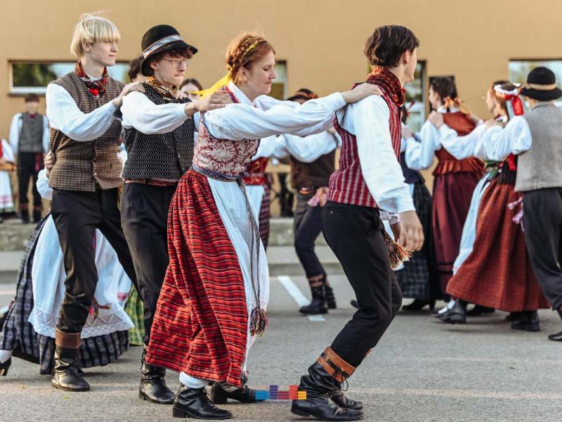 Folkloro šventė „Suskrido visi paukšteliai“