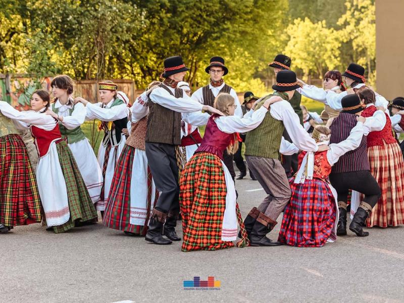 Folkloro šventė „Suskrido visi paukšteliai“