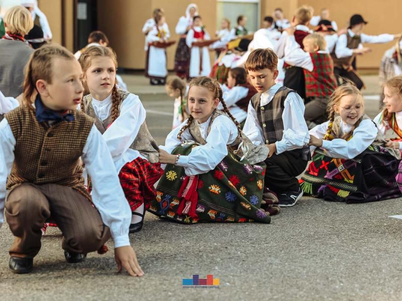 Folkloro šventė „Suskrido visi paukšteliai“