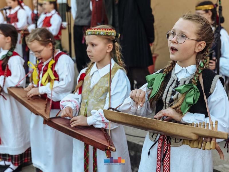 Folkloro šventė „Suskrido visi paukšteliai“