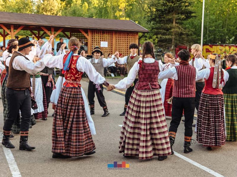 Folkloro šventė „Suskrido visi paukšteliai“