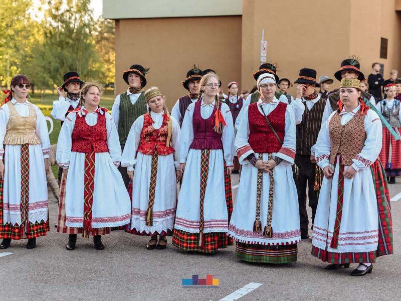 Folkloro šventė „Suskrido visi paukšteliai“