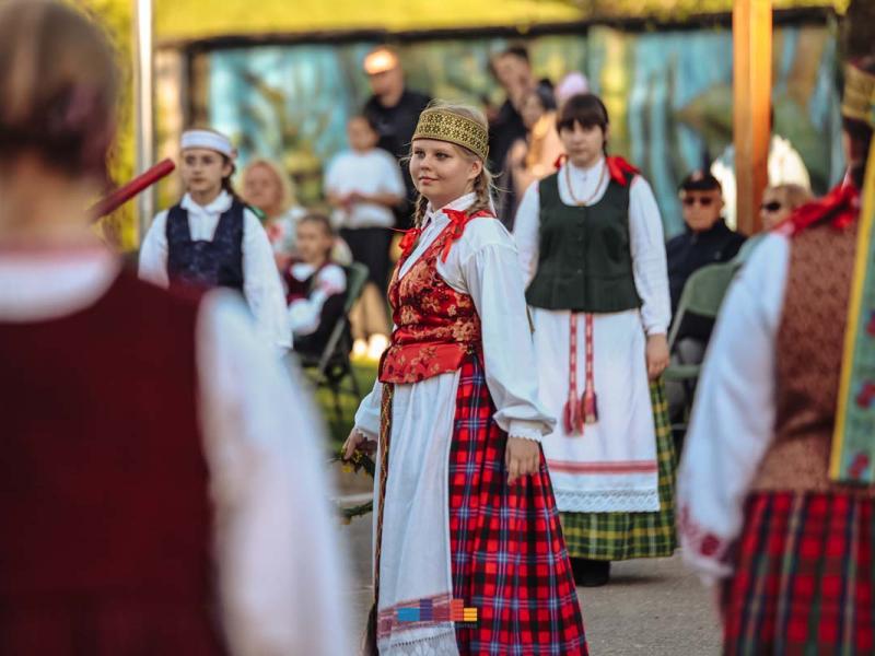 Folkloro šventė „Suskrido visi paukšteliai“