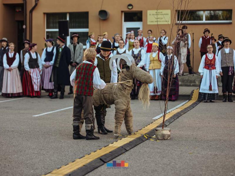 Folkloro šventė „Suskrido visi paukšteliai“