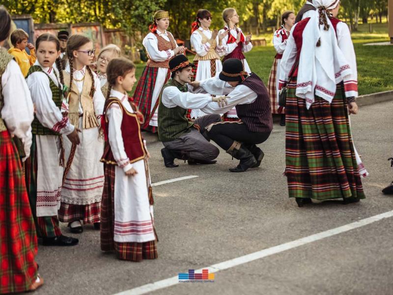 Folkloro šventė „Suskrido visi paukšteliai“