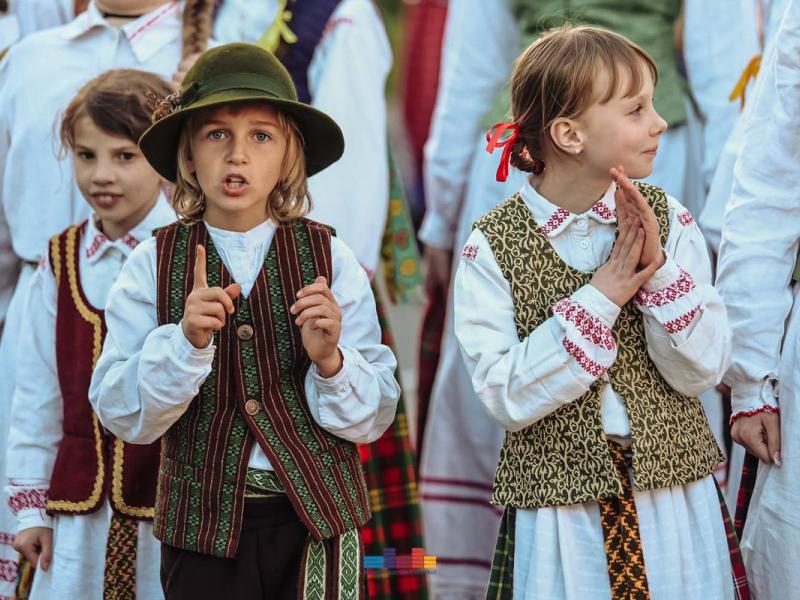 Folkloro šventė „Suskrido visi paukšteliai“