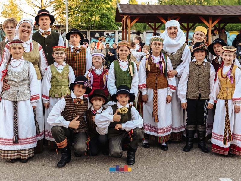 Folkloro šventė „Suskrido visi paukšteliai“