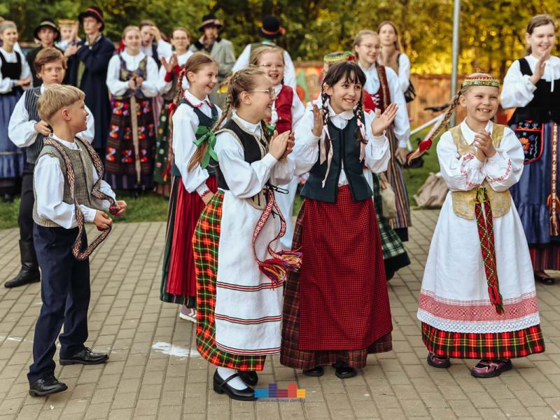 Folkloro šventė „Suskrido visi paukšteliai“