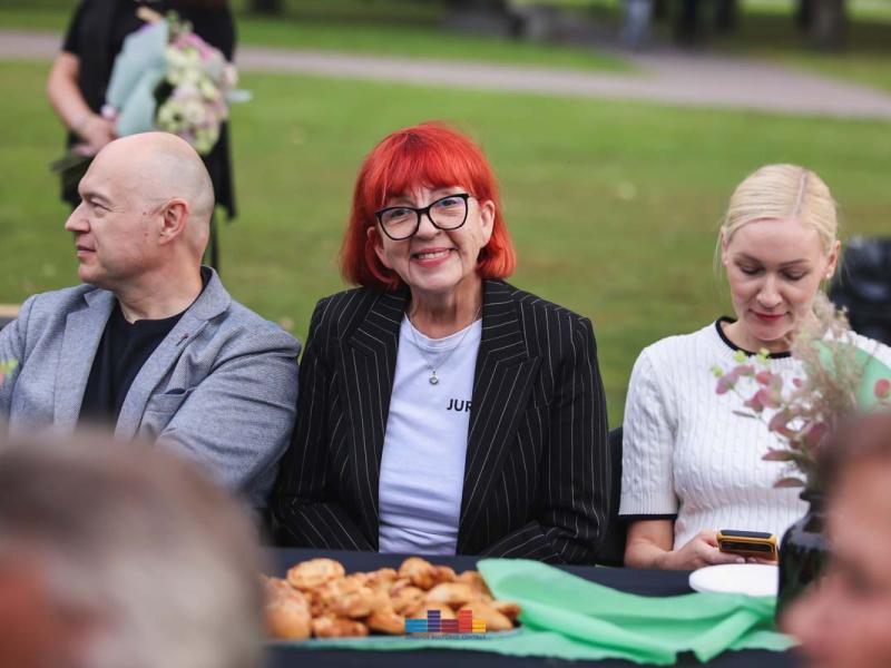 Draugų vakaras „Pakylėti kartu“