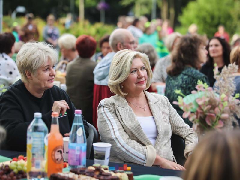 Draugų vakaras „Pakylėti kartu“