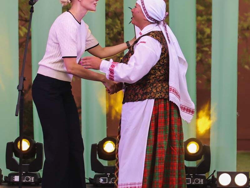 Draugų vakaras „Pakylėti kartu“