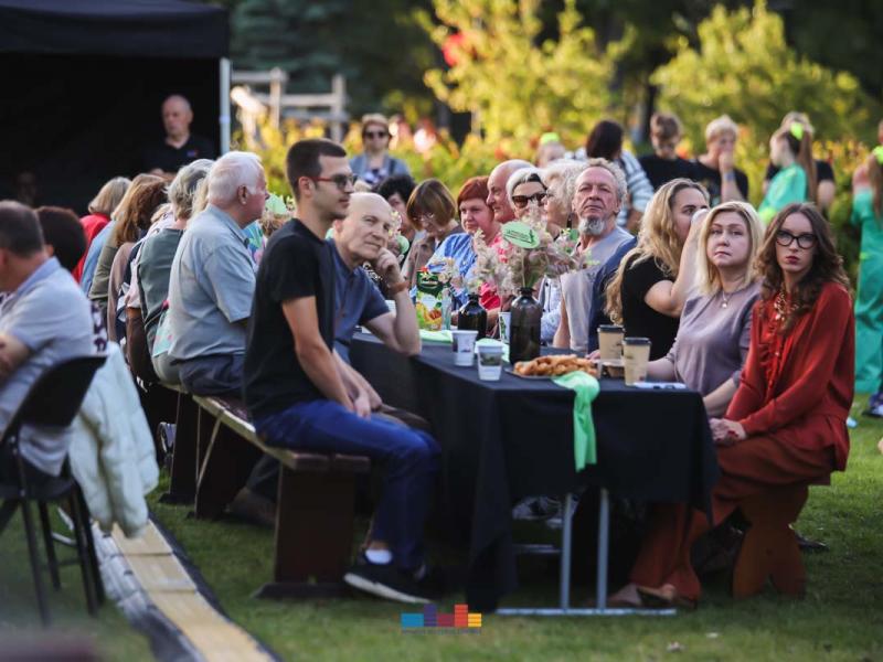 Draugų vakaras „Pakylėti kartu“