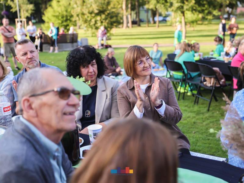 Draugų vakaras „Pakylėti kartu“