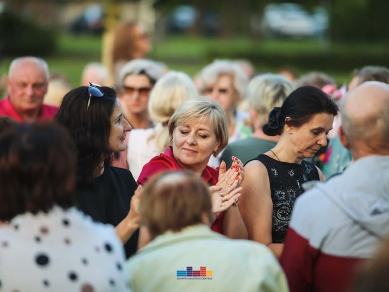 Draugų vakaras „Pakylėti kartu“